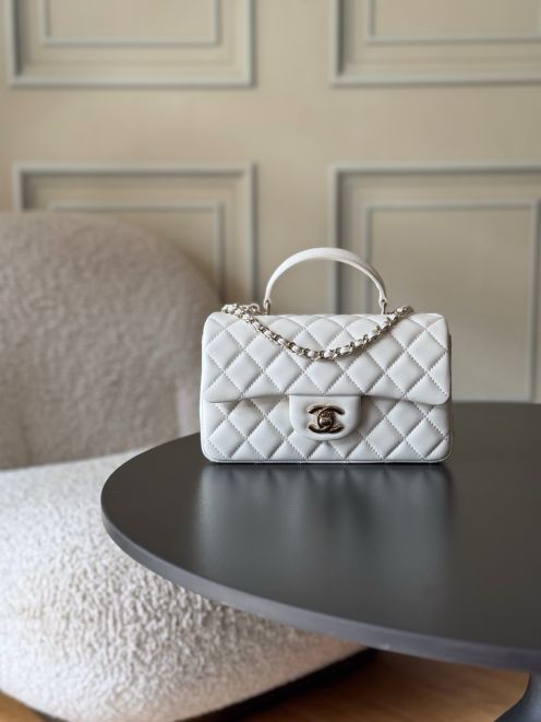 シャネル ブランド コピー ハンドバッグ チェーンキルティングデザイン 上質感 新作