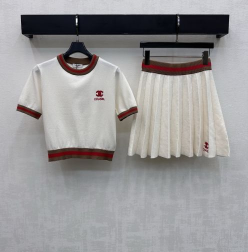 シャネル ハイブランド ニットセットアップ 半袖トップス プリーツスカート 快適な着心地 新作