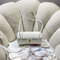 シャネル n級 ショルダーバッグ フラップデザイン ゴールドココマーク コンパクト仕様 口コミ多数