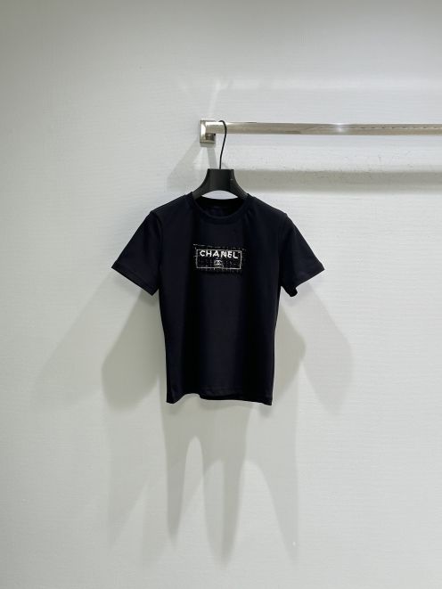 シャネル 本物級コピー ロゴTシャツ シンプルデザイン 半袖トップス 快適な着心地 新作