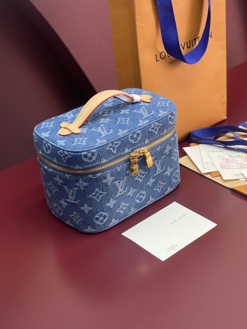 ルイヴィトン スーパーコピー モノグラムデニム バニティバッグ ハンドル付き収納ケース 高級感仕上げ