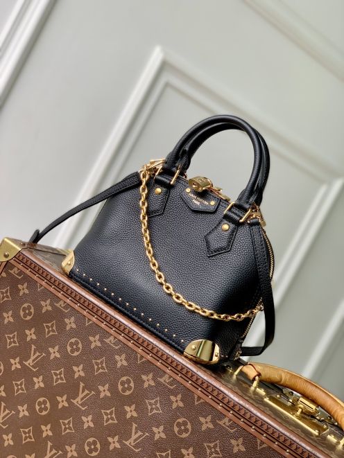 ルイヴィトン スーパーコピー レザーミニハンドバッグ チェーン装飾 2WAYショルダー 高級感仕上げ