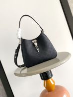 ルイヴィトン 格安 ショルダーバッグ モノグラムパンチング レザー仕様 高級感仕上げ リピーター多数