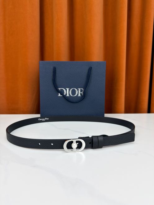 ディオール スーパーコピー CDロゴスリムレザーベルト シンプルデザイン 本格派モデル