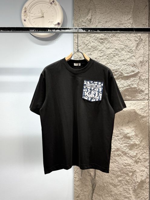 ディオール 本物級コピー 半袖Tシャツ モノグラムポケットデザイン シンプルスタイル 丁寧な縫製