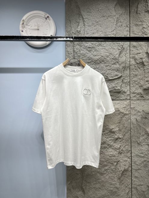 ディオール スーパーコピー 半袖Tシャツ CDロゴ刺繍 シンプルデザイン 通気性 高評価