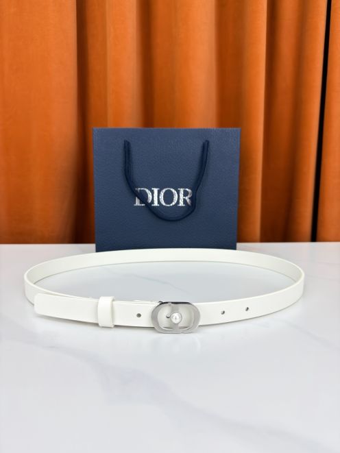 ディオール n級 CDロゴスリムレザーベルト ホワイトカラー仕様 数量限定入荷