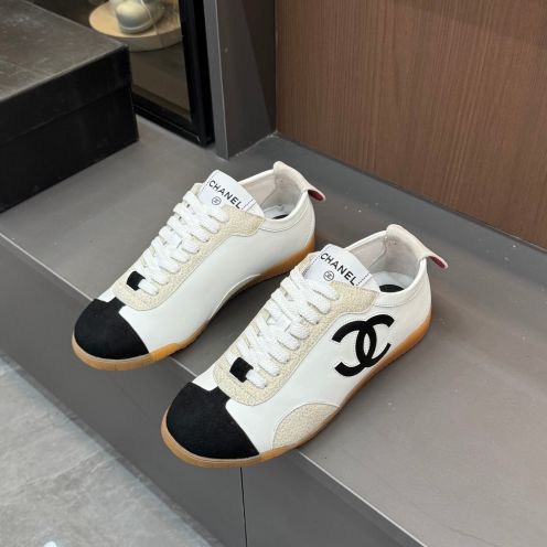 シャネル 格安 ローカットスニーカー ホワイトブラック配色クラシック仕様 高評価