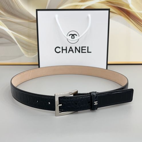 シャネル ハイブランド レザーベルト スクエアバックル クロコ型押しデザイン 実店舗運営