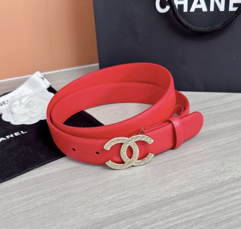 シャネル ブランド コピー レザーベルト CCロゴバックル シンプルデザイン 上質感