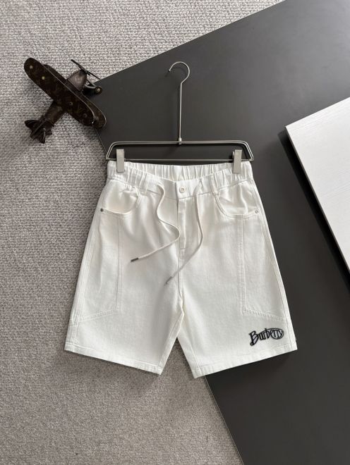 バーバリー スーパーコピー ショートパンツ ロゴ刺繍 シンプルデザイン 高級感仕上げ