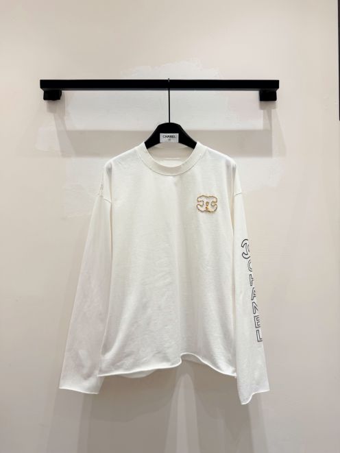 シャネル スーパーコピー 長袖Tシャツ ココマーク刺繍 シンプルデザイン 定番