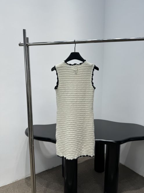 シャネル スーパーコピー ノースリーブニットワンピース バイカラーフリルデザイン 数量限定入荷