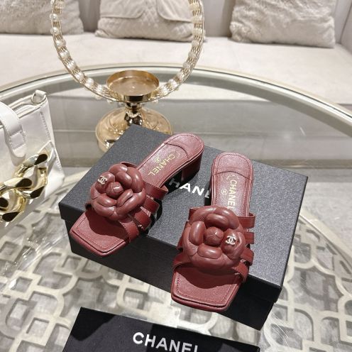 シャネル スーパーコピー ミュールサンダル カメリア装飾デザイン ローヒール仕様 上質感