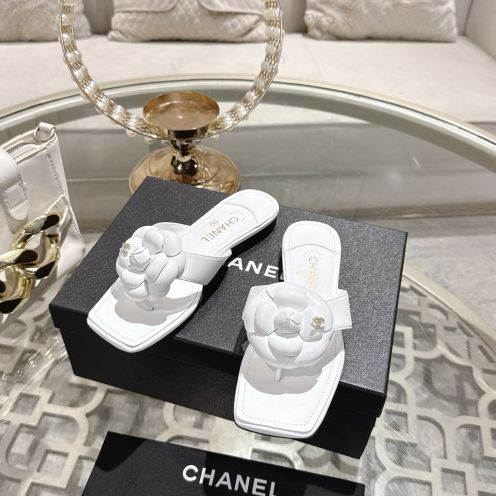 シャネル 格安 ミュールサンダル カメリア装飾デザイン ホワイト仕様 高級レベル仕様