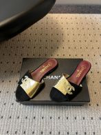 シャネル ブランド コピー ミュールサンダル メタリックレザーデザイン ココマーク装飾 高評価