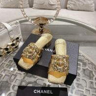 シャネル n級 ミュールサンダル カメリア装飾デザイン メタリック仕上げ リピーター多数