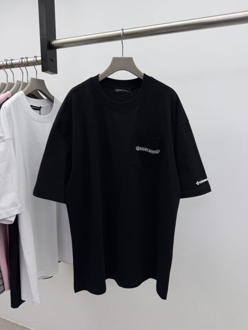 クロムハーツ スーパーコピー ポケットロゴTシャツ ミニロゴ刺繍 半袖モデル 精密ディテール