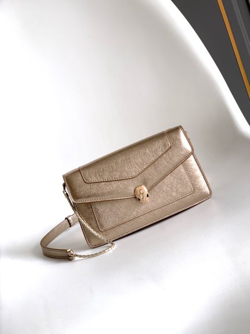 ブルガリ 本物級コピー セルペンティ チェーンショルダーバッグ ゴールドレザー高級質感 満足度高い