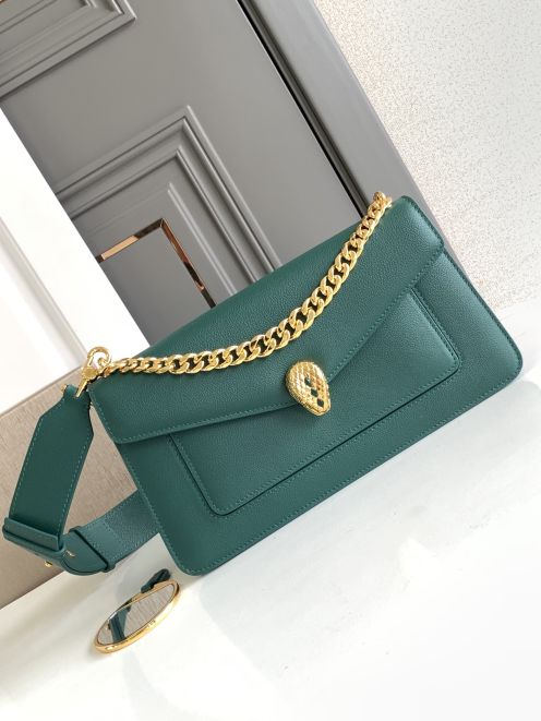 ブルガリ スーパーコピー セルペンティ チェーンショルダーバッグ グリーンレザー高級デザイン 満足度高い