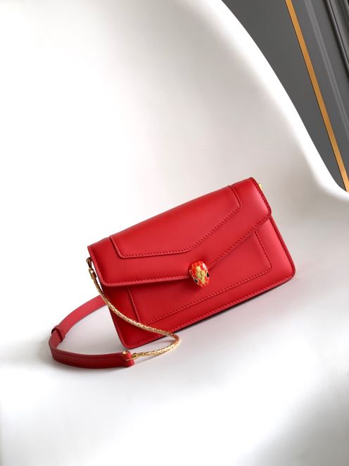 ブルガリ n級 セルペンティ チェーンショルダーバッグ レッドレザー華やかデザイン 激安