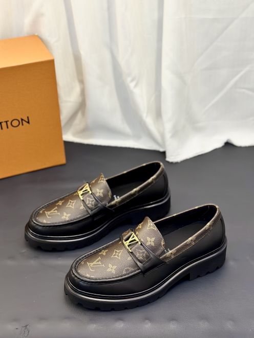 ルイヴィトン ブランド コピー ローファー モノグラムレザー 厚底ソール仕様 高評価