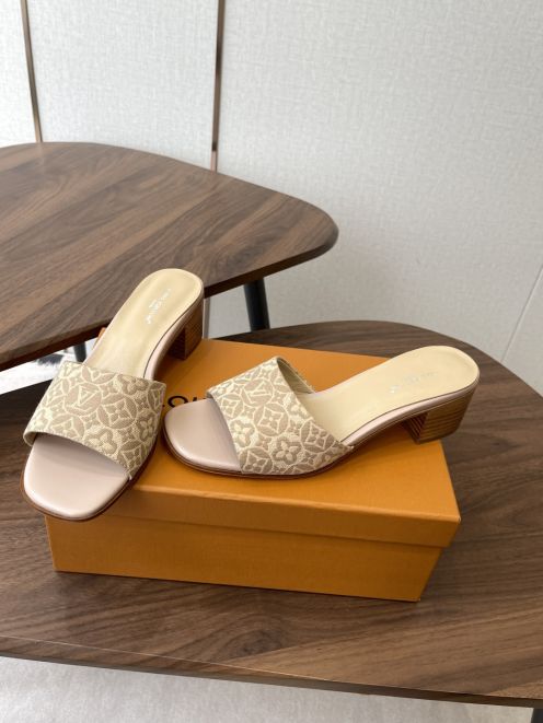 ルイヴィトン スーパーコピー ヒールサンダル モノグラムジャカード スクエアトゥデザイン 定番
