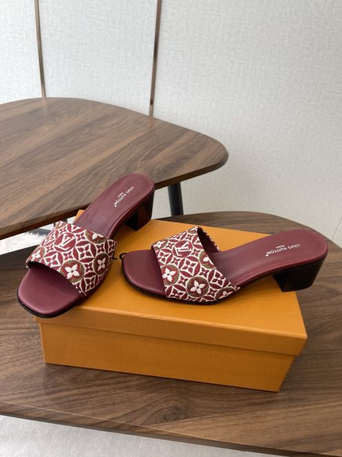 ルイヴィトン スーパーコピー ヒールサンダル モノグラムジャカード スクエアトゥデザイン 新作