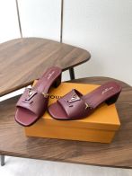 ルイヴィトン ハイブランド ヒールサンダル LVロゴメタル装飾 スクエアトゥデザイン 高再現度