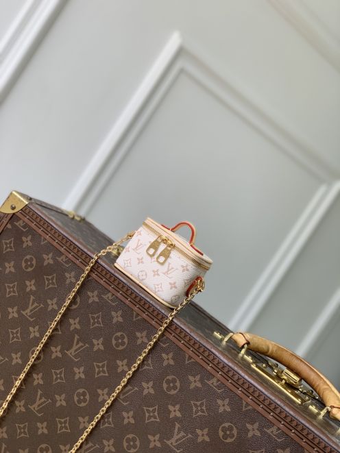 ルイヴィトン ブランド コピー ミニバニティバッグ モノグラムホワイト チェーン仕様 安心サイト