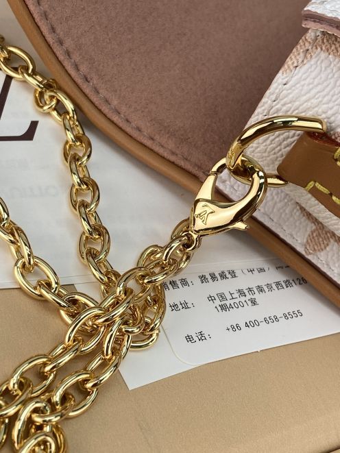 ルイヴィトン ブランド コピー モノグラム ミニチェーンショルダーバッグ ゴールド金具 上質感