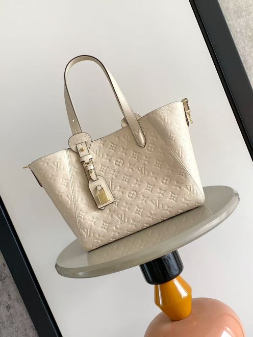 ルイヴィトン n級 アンプラント トートバッグ レザー仕様 大容量設計 丁寧な縫製