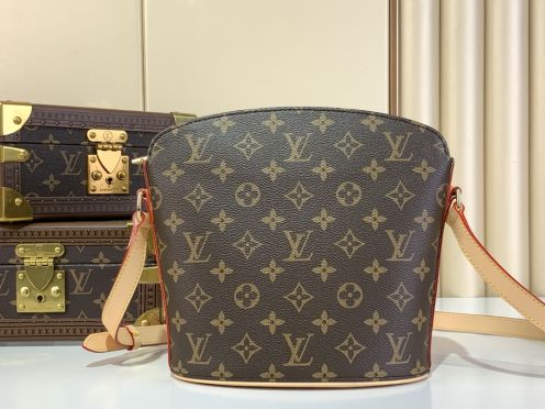 ルイヴィトン ハイブランド モノグラム ショルダーバッグ クラシックフォルム 上質感