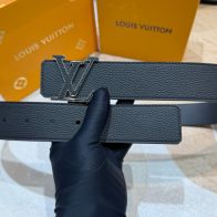 ルイヴィトン 格安 レザーベルト LVシルバーバックル 高再現度