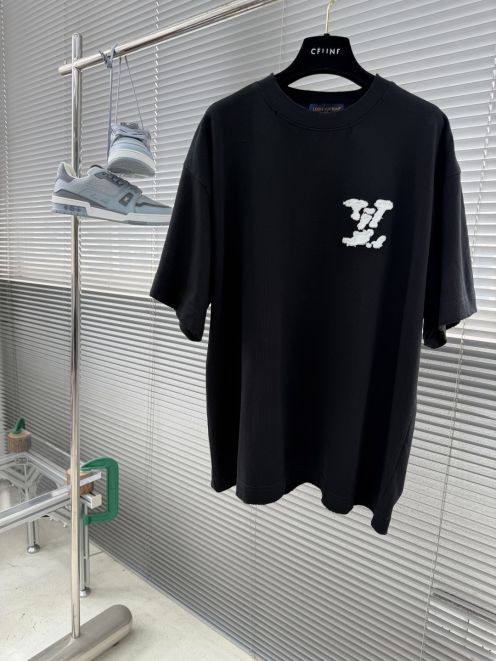 ルイヴィトン n級 ロゴ刺繍半袖Tシャツ 快適な着心地 梱包丁寧