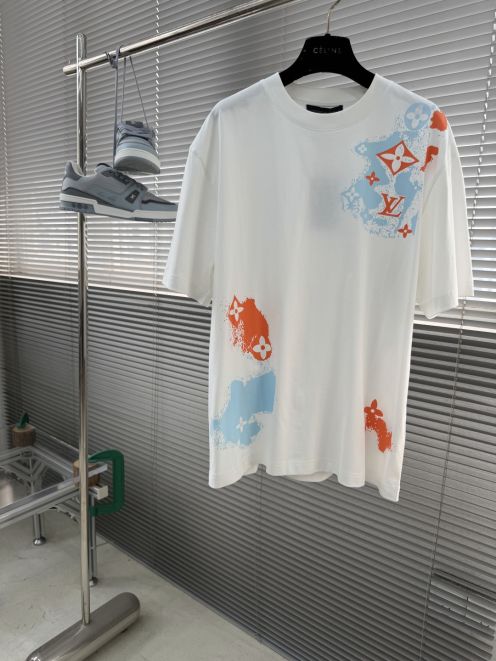 ルイヴィトン 本物級コピー モノグラムペイント半袖Tシャツ 通気 カジュアル仕様 レビュー高リピ率