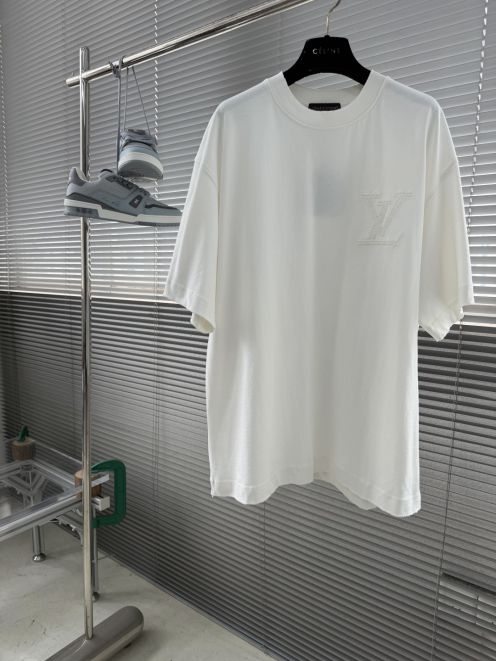 ルイヴィトン 本物級コピー LVロゴ半袖Tシャツ 男女兼用 丁寧な縫製
