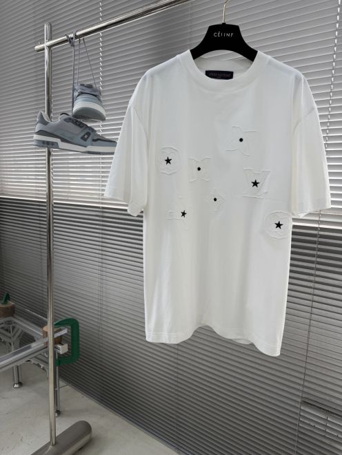 ルイヴィトン ブランド コピー モノグラムワッペン半袖Tシャツ 男女兼用 丁寧な縫製 快適仕様