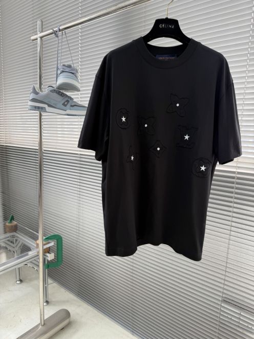 ルイヴィトン スーパーコピー モノグラムワッペン半袖Tシャツ 快適な着心地 高級レベル仕様 通気
