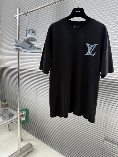 ルイヴィトン n級 LVロゴ半袖Tシャツ 通気 シンプルデザイン 高再現度 秘密厳守配送