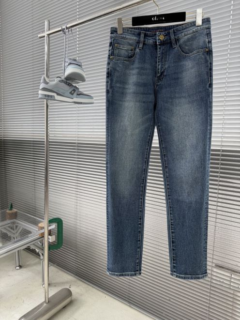 ルイヴィトン スーパーコピー ストレートデニムパンツ ヴィンテージ加工 高品質 通気 定番