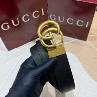 グッチ スーパーコピー GGバックルレザーベルト ヴィンテージ金具仕様 上質感