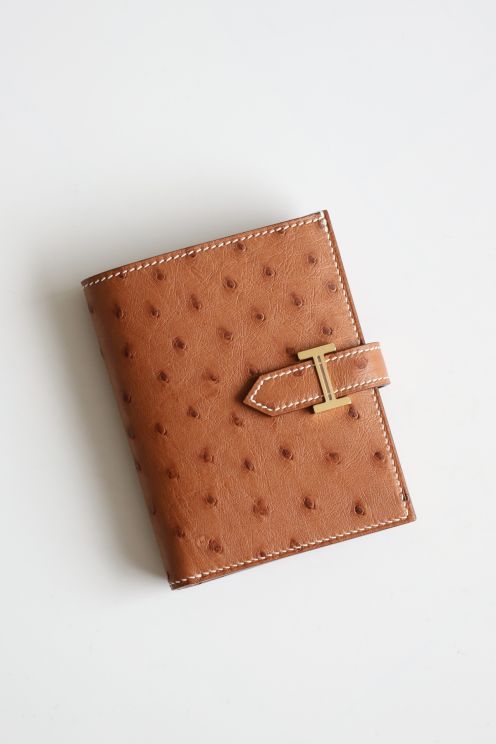エルメス スーパーコピー ベアンコンパクトウォレット キャメルオーストリッチ風 ゴールド金具 数量限定入荷