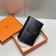 エルメス n級 ベアンコンパクトウォレット ブラックレザー ゴールドH金具 丁寧な縫製