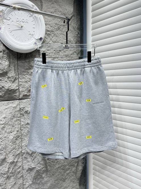 バレンシアガ スーパーコピー スウェットショートパンツ ロゴ刺繍デザイン 高級感仕上げ