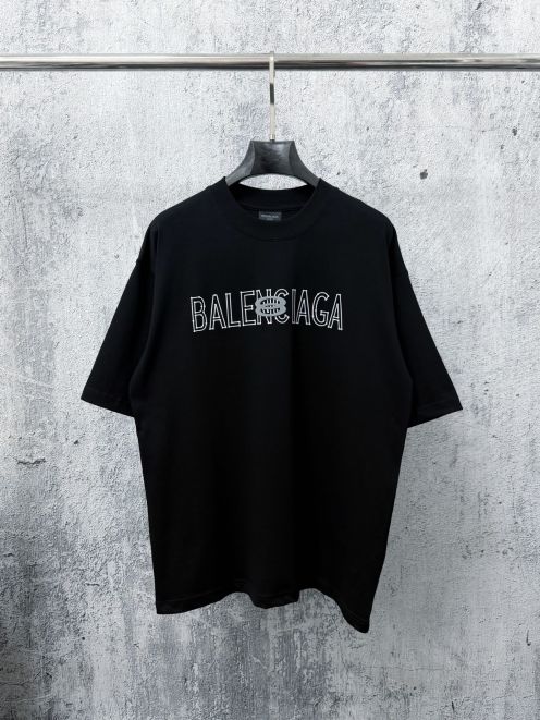 バレンシアガ スーパーコピー ロゴTシャツ 半袖カットソー ブラックカラー ラインロゴ 精密ディテール