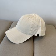 バレンシアガ スーパーコピー ベースボールキャップ ミニマルデザイン 定番
