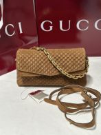 グッチ スーパーコピー GGスエードチェーンショルダーバッグ ブラウン フラップデザイン 激安