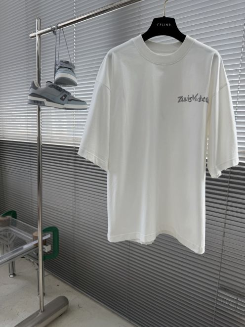 ルイヴィトン スーパーコピー 半袖Tシャツ ロゴ刺繍シンプルデザイン 満足度高い