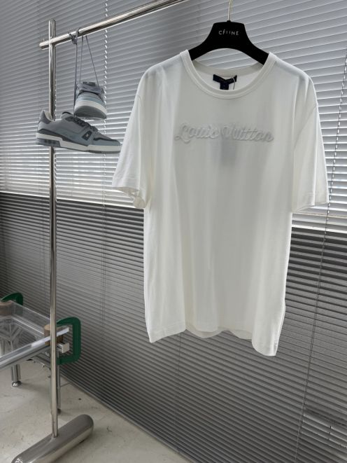 ルイヴィトン 格安 半袖Tシャツ ロゴ刺繍シンプルデザイン 高評価